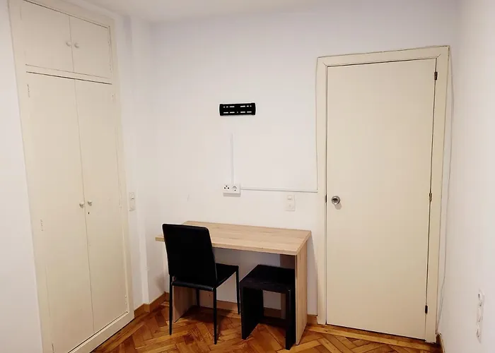 Piso Cerca De La Ciudad Monumental アパート サンティアゴ・デ・コンポステーラ